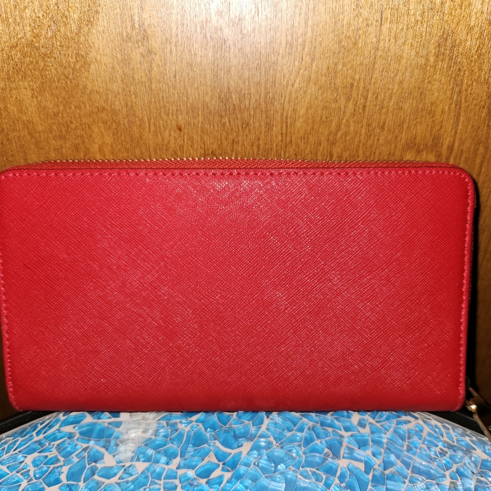 DKNY Magenta Saffiano Leather Large Side Zipper Tote and matching wallet - Picture 10 of 12